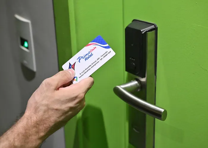 Hotel PrimeInn Excelente Custo Benefício e Taxas de Estacionamento Isentas