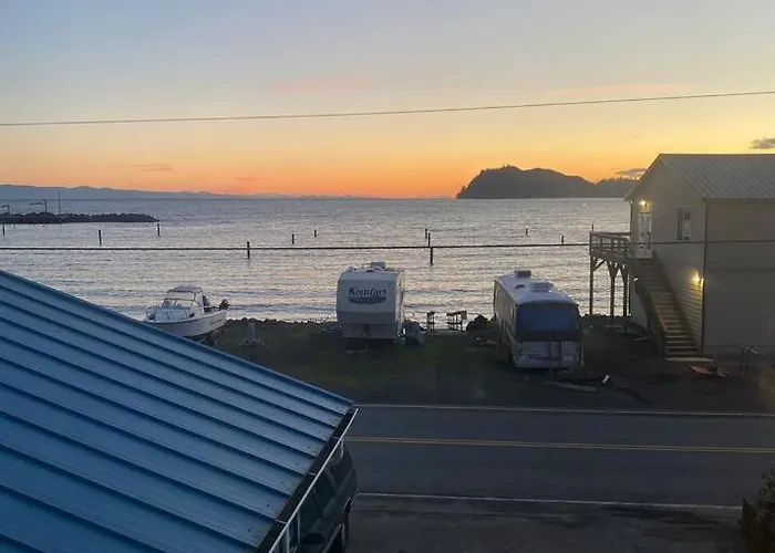 Curley'S Resort & Dive Center