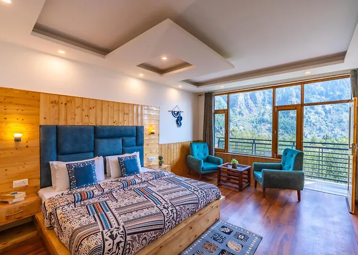 The 14 Gables, A Boutique Stay, Manali - Pet Friendly - Balcony Rooms - Crown Palace