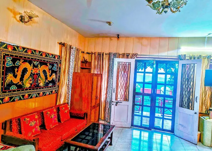Himvadi Resorts Kausani
