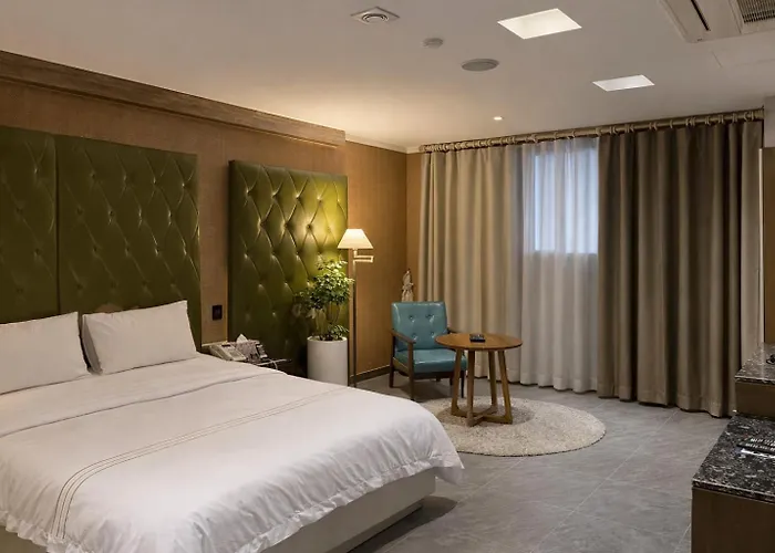 Zenith Tourist Hotel