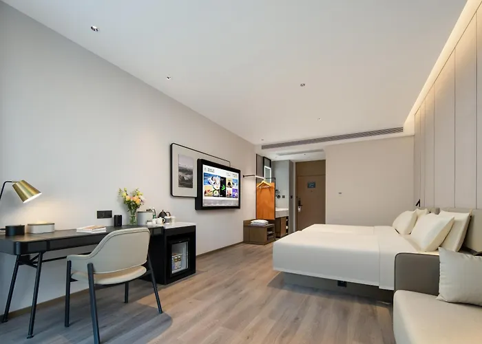 Atour Hotel Hefei Binhu Yungu Financial City