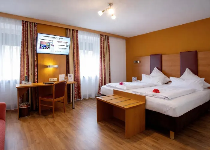 TIPTOP Hotel Burgschmiet Garni