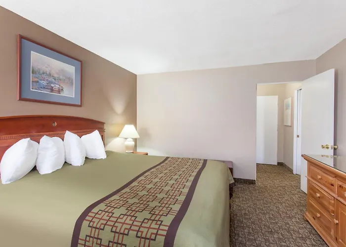 Ramada By Wyndham Fresno North