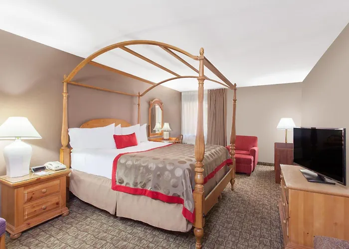 Ramada By Wyndham Fresno North