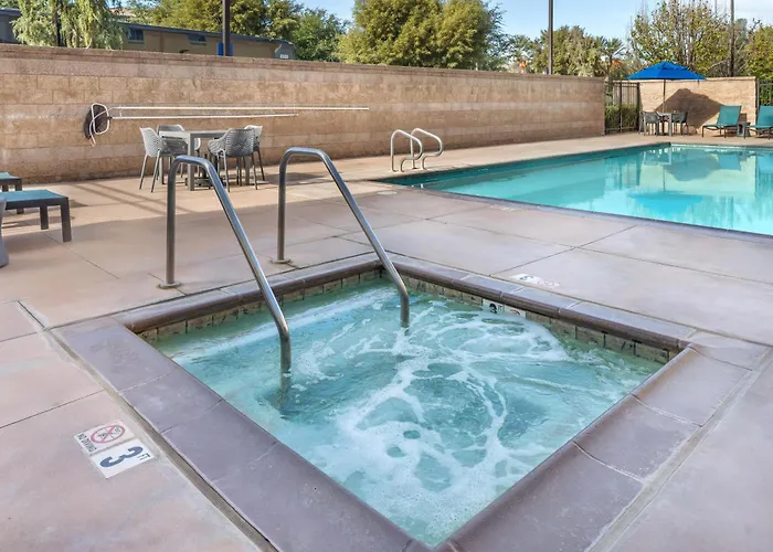 Hampton Inn & Suites Riverside/Corona East