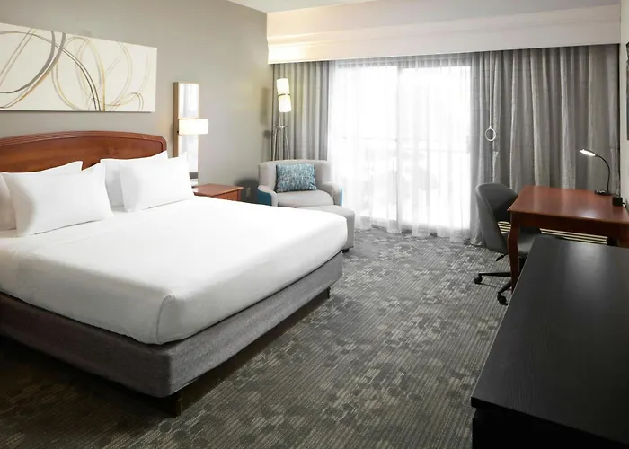 Courtyard Newark Granville