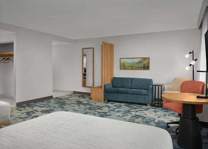 Hampton Inn & Suites Phoenix Chandler Fashion Center