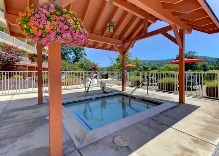 The Lodge At Roseburg