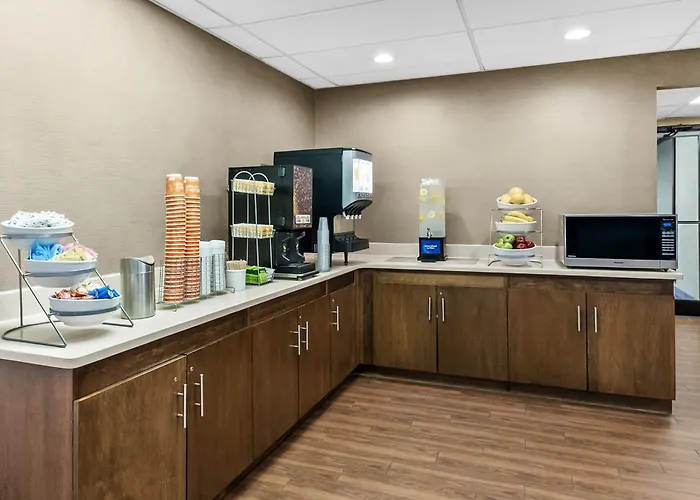 Comfort Suites Near Potomac Mills