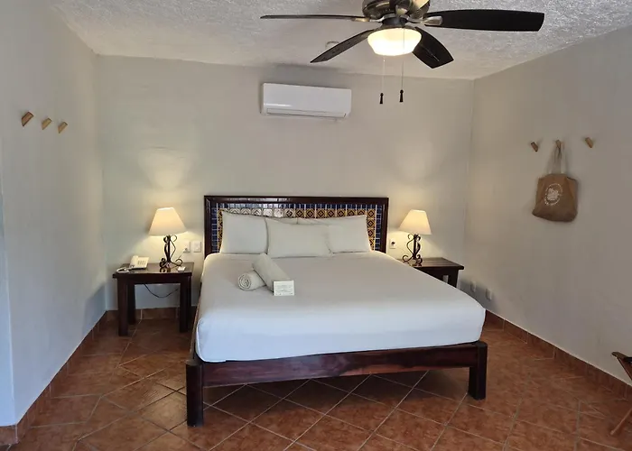 Petit Lafitte Beach Front Hotel&Bungalows
