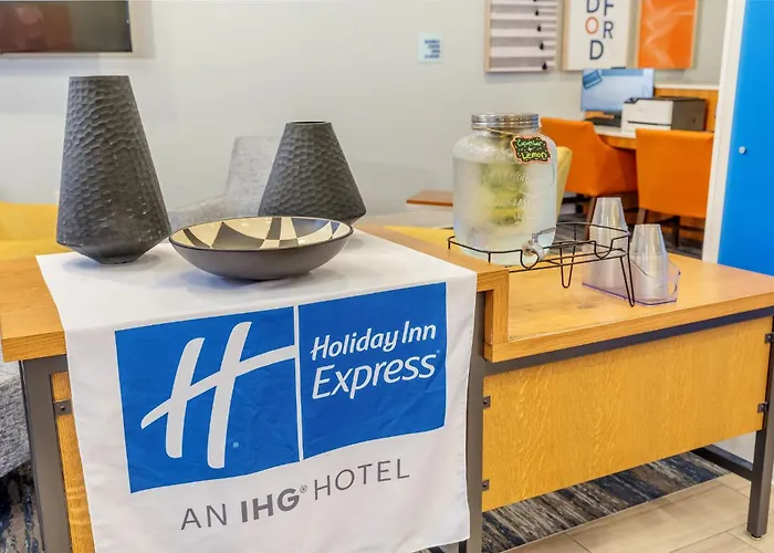 Holiday Inn Express & Suites Medford-Central Point