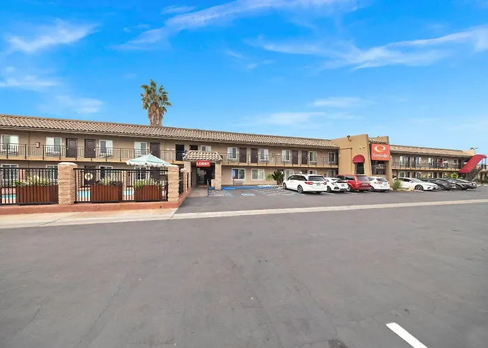 Econo Lodge Inn & Suites Escondido Downtown