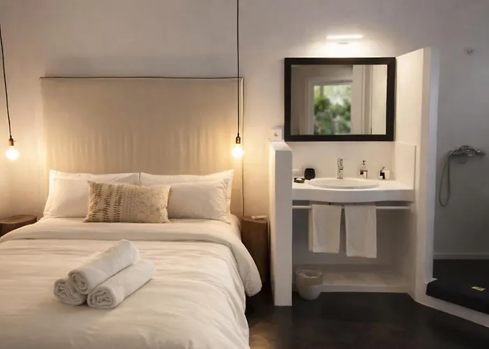 Sous Le Badamier Quiet Boutique Hotel With Pool Near Grand Baie