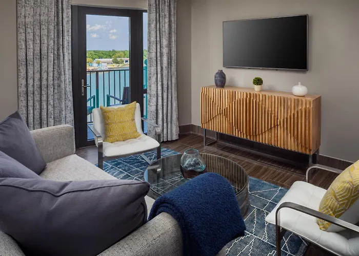 Homewood Suites Savannah Historic District/Riverfront