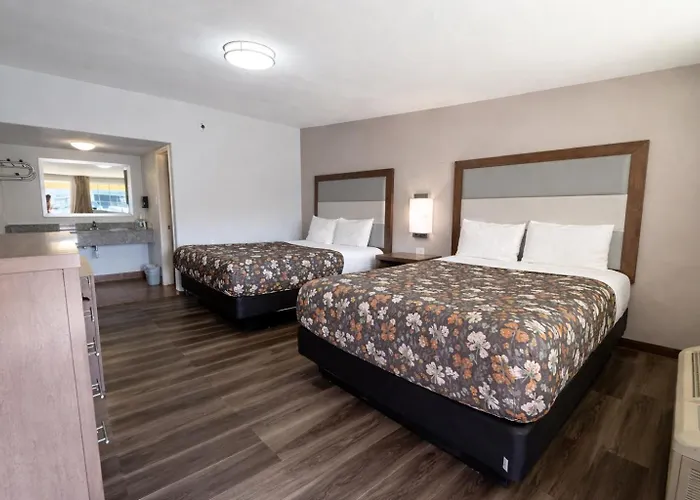 American Inn & Suites