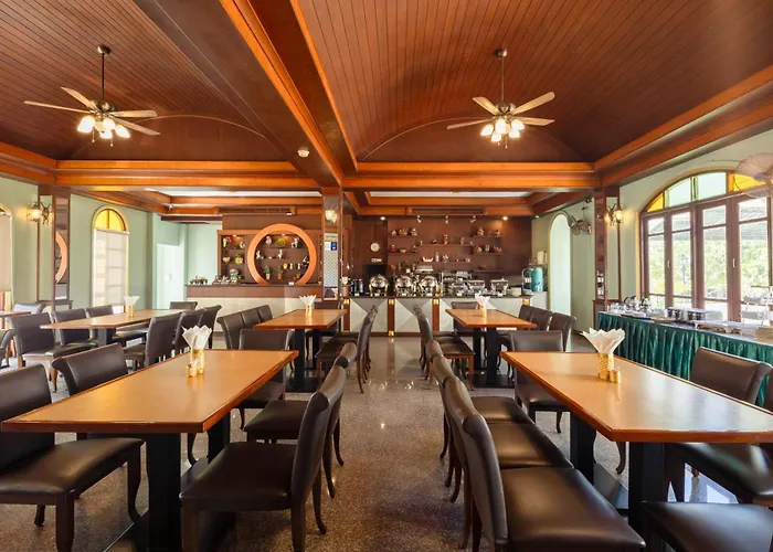 Erawan Phangnga Hotel, Natai Beach