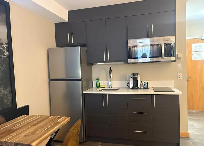 Super 8 By Wyndham Valemount Hotel
