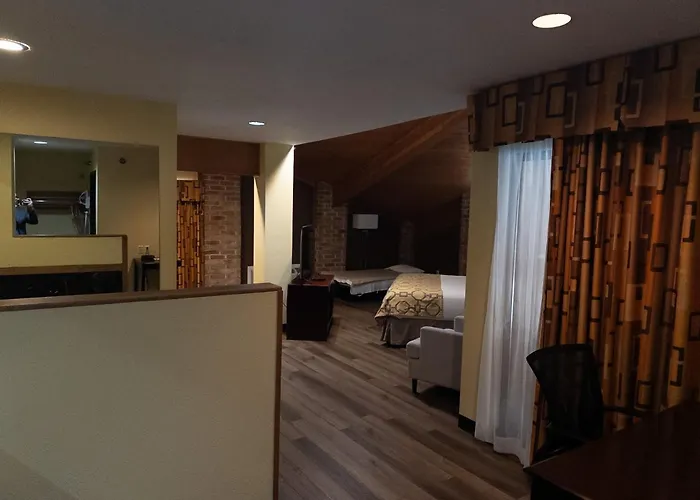Baymont By Wyndham Battle Creek Downtown