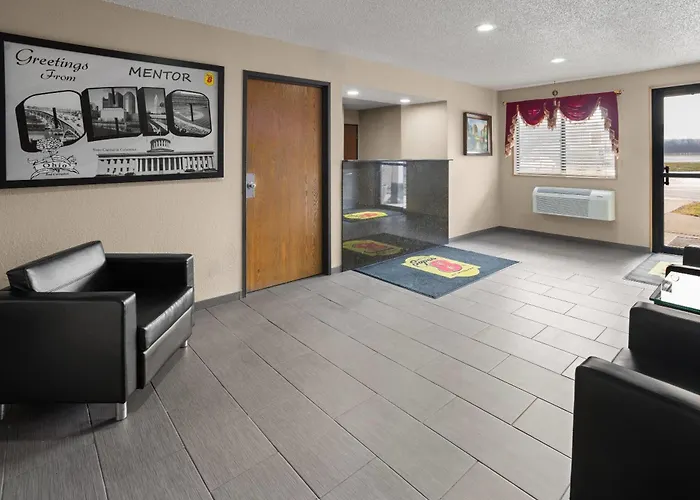 Super 8 By Wyndham Mentor/Cleveland Area