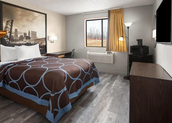 Super 8 By Wyndham Mentor/Cleveland Area