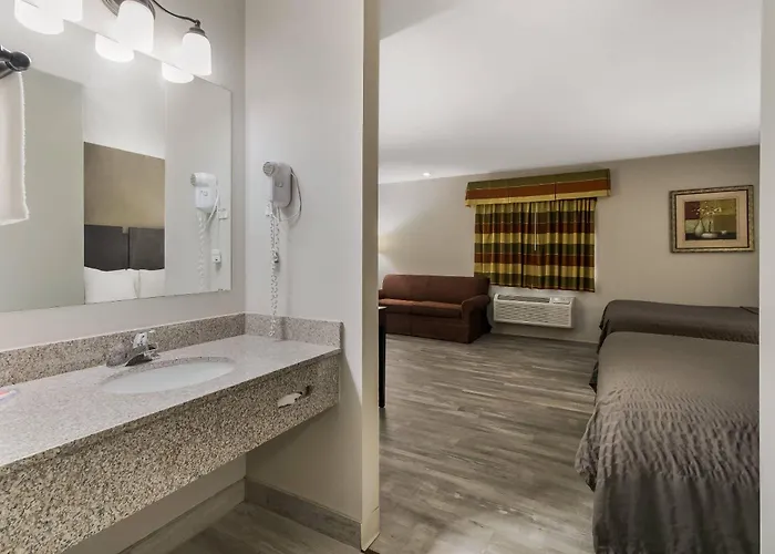 Econo Lodge Inn & Suites Yankton