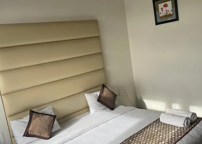 Cozy Pine Kanatal By Tavisha