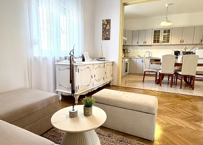 Apartment Jardin With Free Cowered Parking