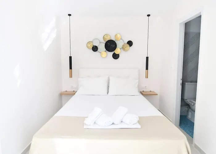 Cocoon Hotel-Beach Bar