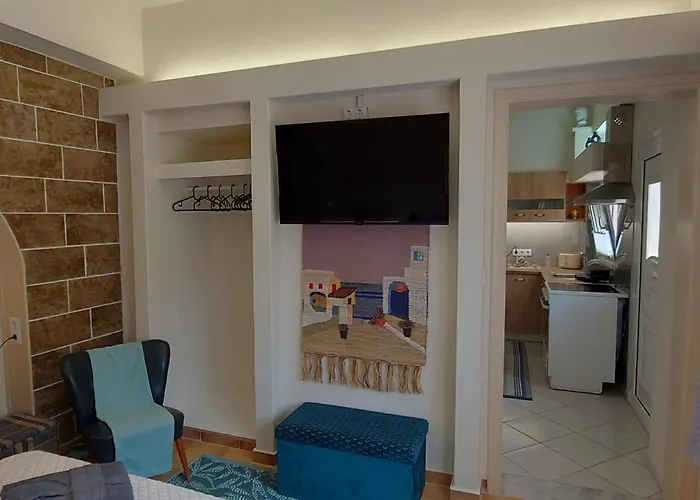 Tsaner Apartment And Rooms