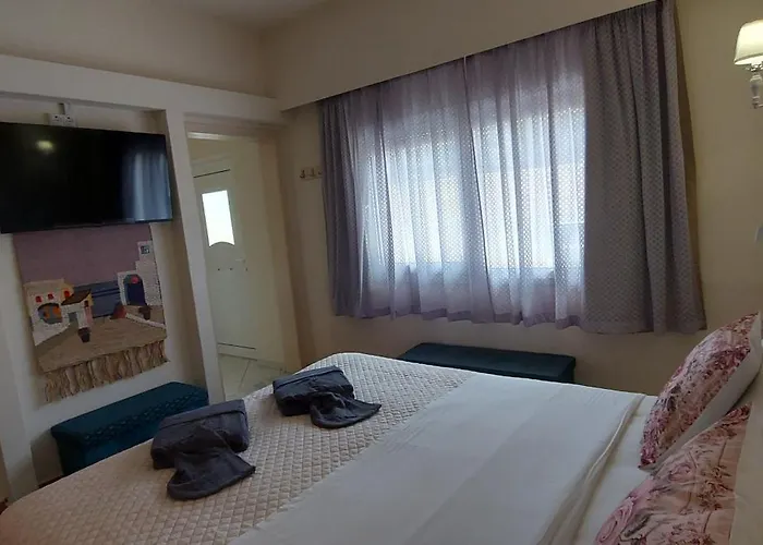 Tsaner Apartment And Rooms