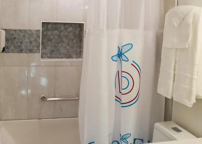 Dragonfly Inn & Suites