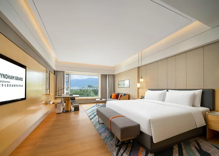 Wyndham Grand Zhaoqing Downtown