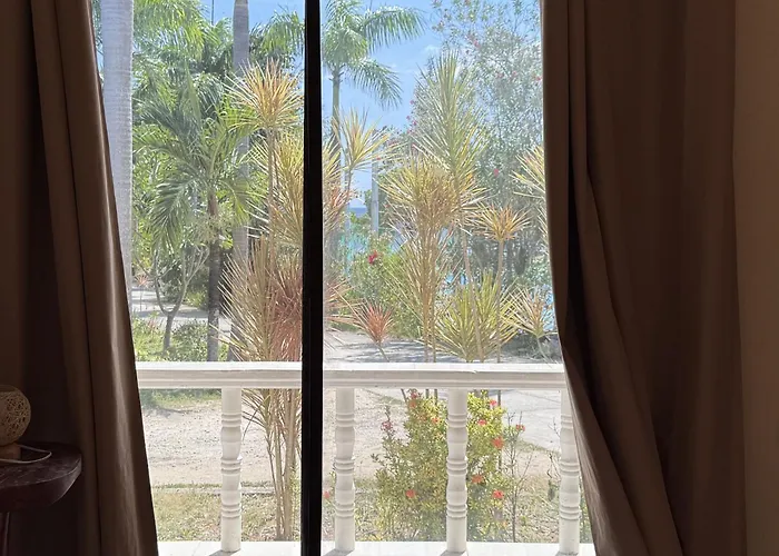 Gold View Beachfront Resort San Juan 