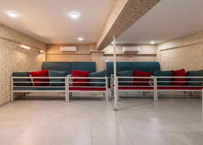 Hotel Pravasa Stay, Dewas Naka
