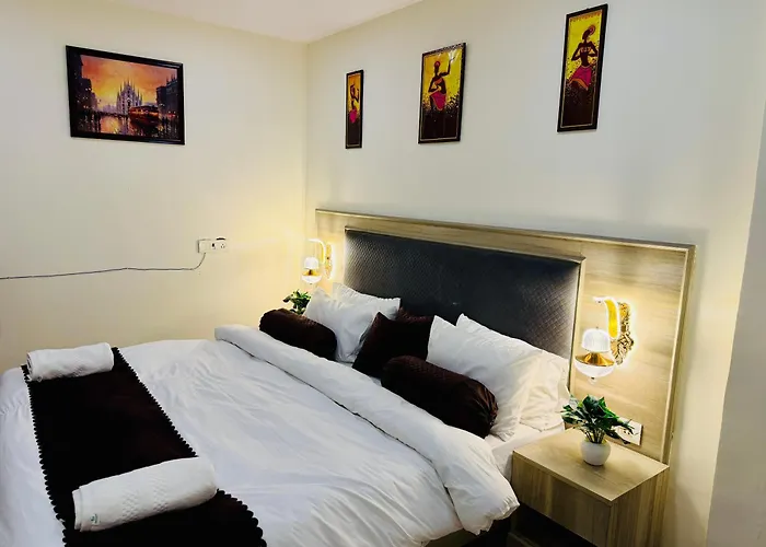 Hotel Oxygen Bloom-Near Noida Sector 18 Metro