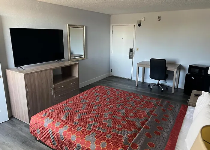 Roseville Inn