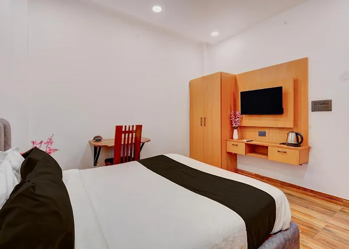Hotel O Grand Crown