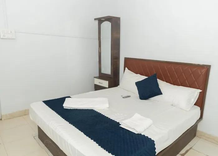 Hotel Midnight Lodging & Boarding