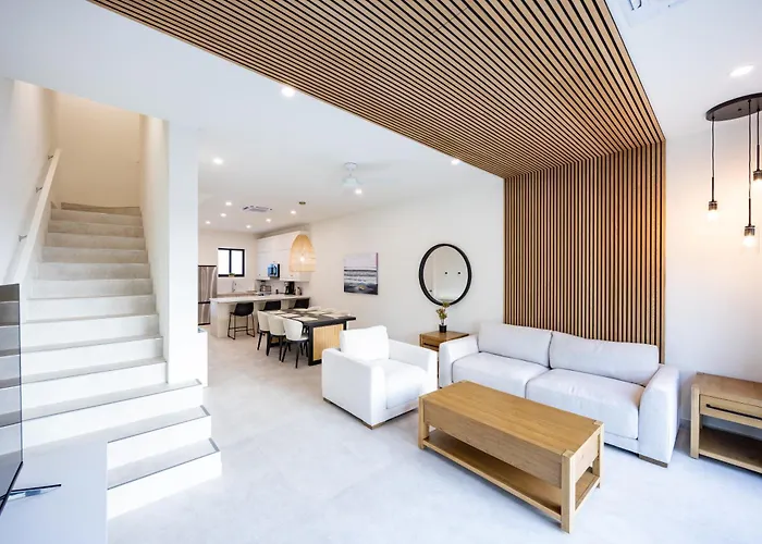 Seascape Townhomes On Gracebay