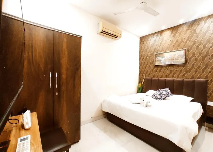 Hotel Silver A - Favorite Of Families, Corporates & Couple