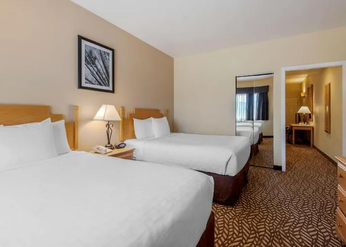 Turquoise Inn & Suites
