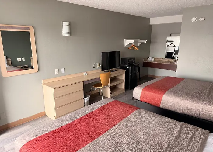 Red Carpet Inn And Suites - Philadelphia Maple Shade
