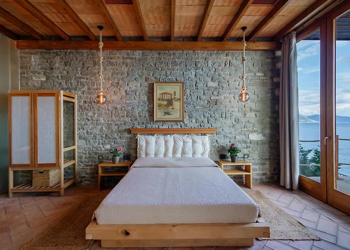 Kshira Oasis Qeparo - Boutique Beachfront Suites & Restaurant