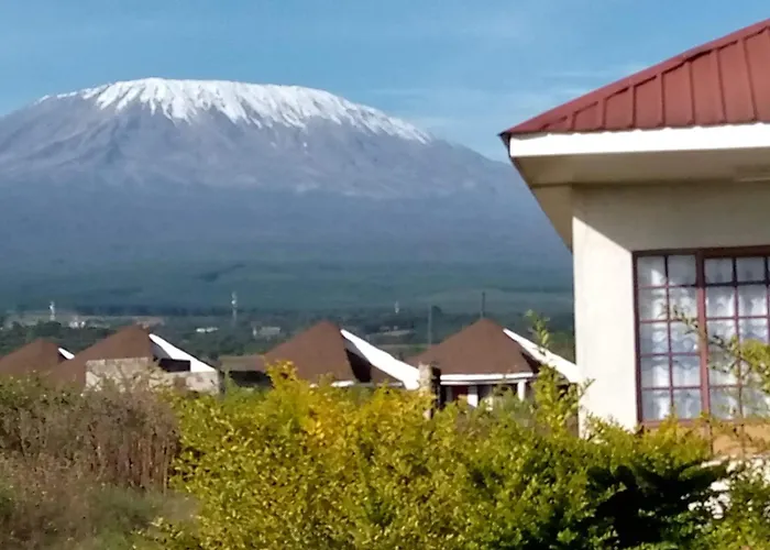 Oloitoktok Airstrip Resort - Amboseli