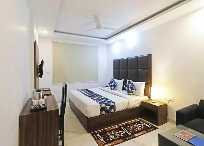 Collection O Dharwad Bailhongal Road Formerly Sharavati Lodge