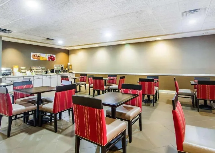 Hotel World Inn And Suites