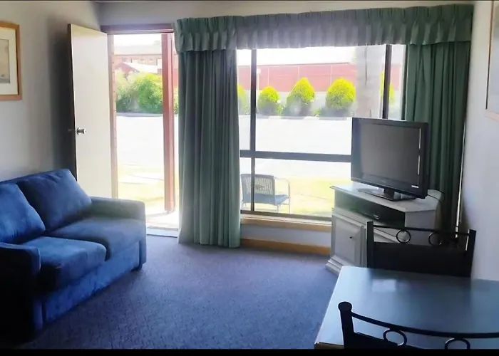 Kingston Ocean View Motel