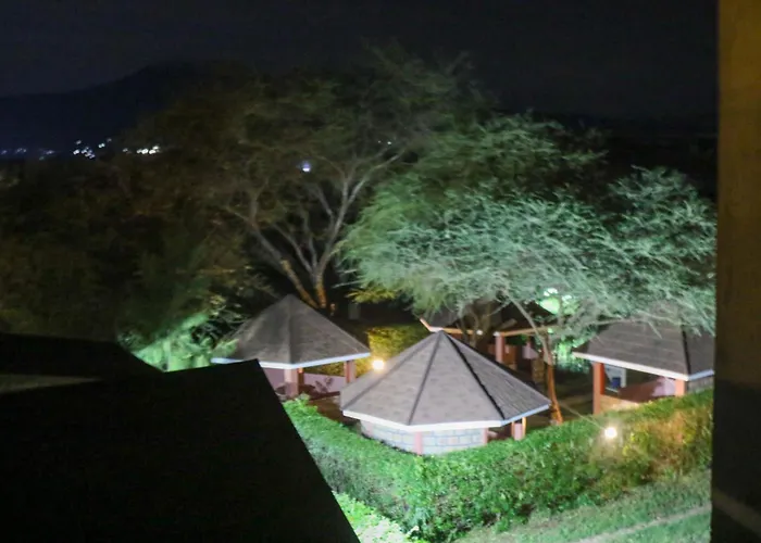 Paran Amboseli Resort