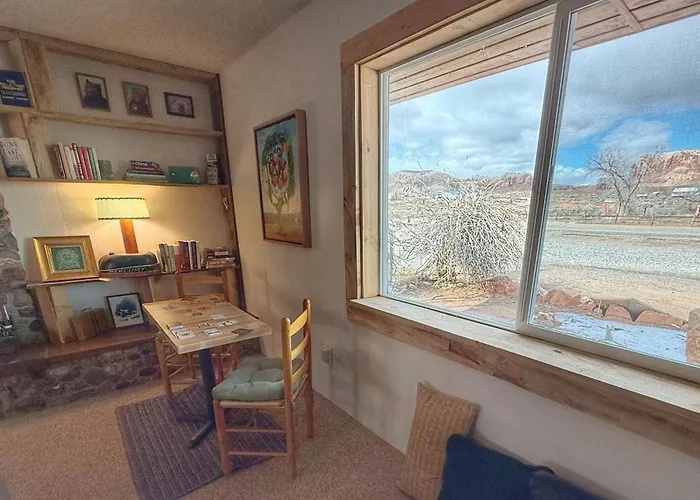 Birds - King Suite Pets Ok, Shared Kitchen #3